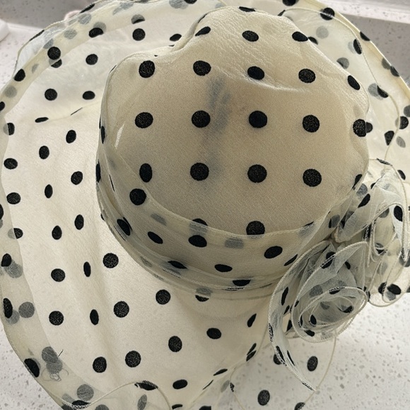 Hat - Picture 4 of 4